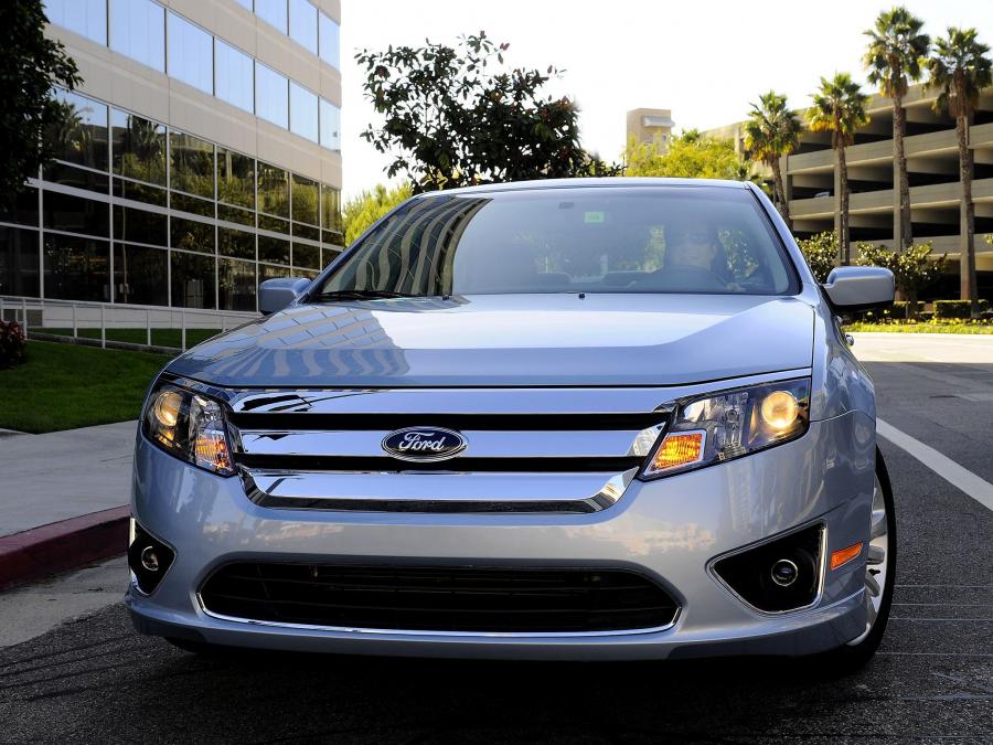  Ford Fusion Hybrid 2010 года  (US) (фото 7 из 111)